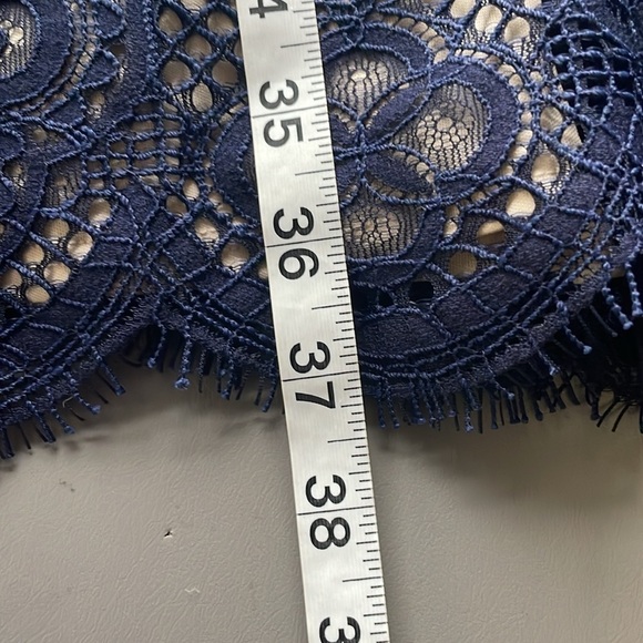 Vince Camuto Lace Midi Dress  | Size 6 | Elegant & Feminine - Picture 11 of 11